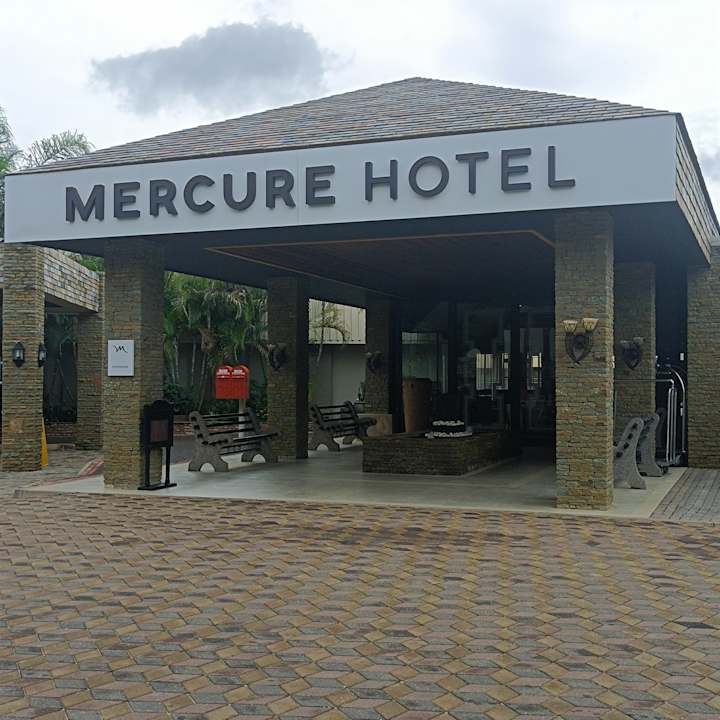 Außenansicht Movenpick Windhoek Hotel