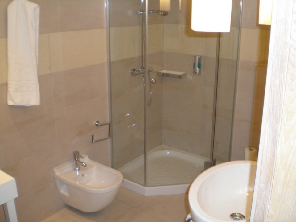 Badezimmer in der Suite Iberostar Waves Pinos Park