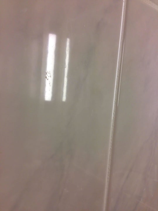 Badezimmerwand Rujana Ferienwohnungen - Altes Postamt