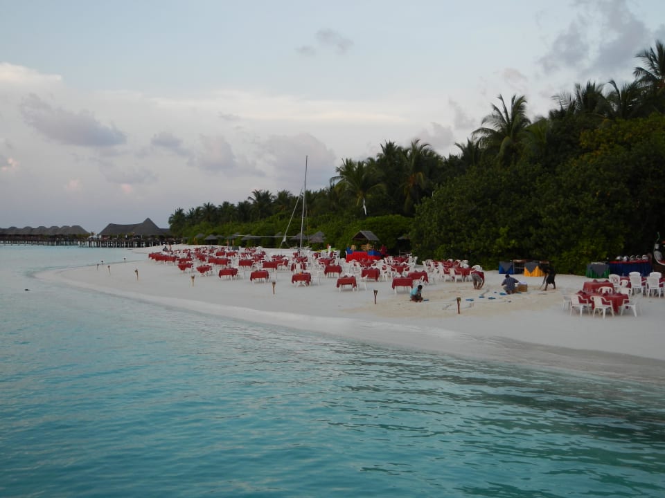 Buffet am Strand Sun Siyam Vilu Reef