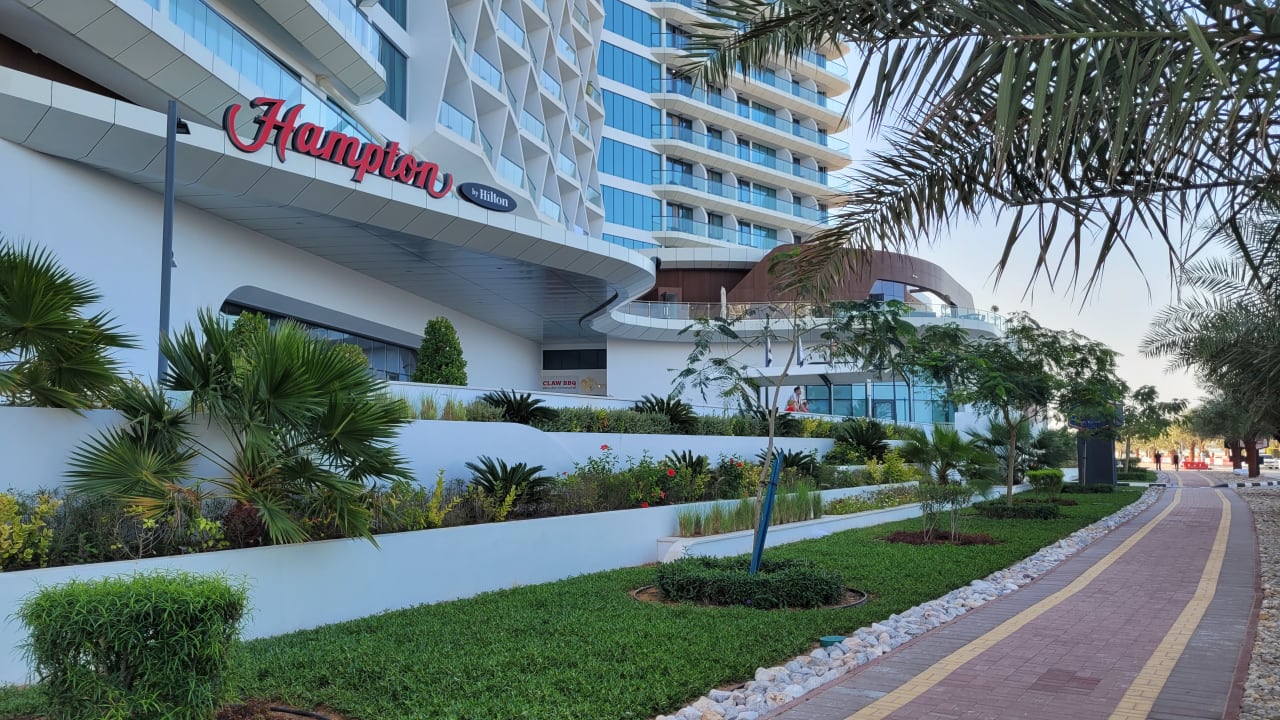 Außenansicht Hampton by Hilton Marjan Island