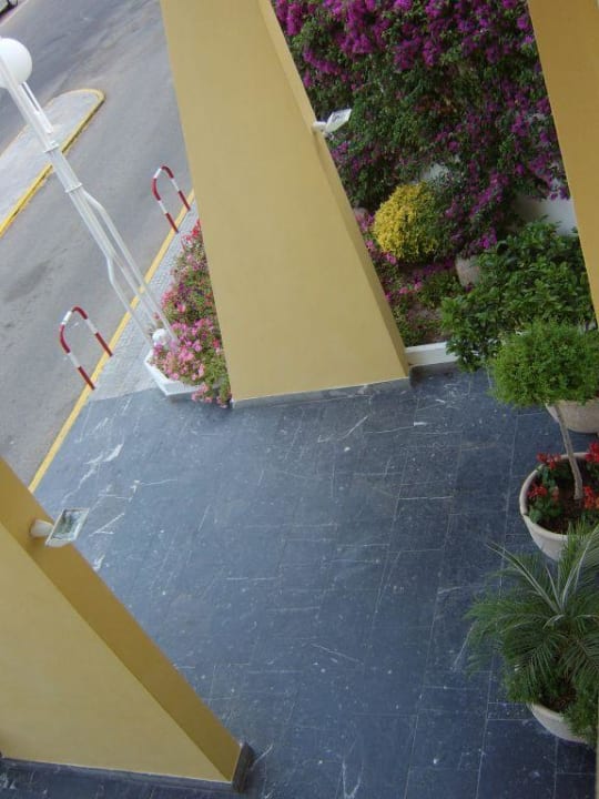 Hoteleingang Iberostar Waves Pinos Park