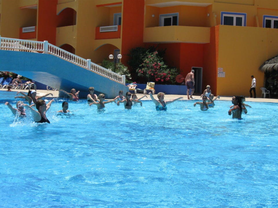 Wassergymnastik mit Animatieur Caribbean World Thalasso Djerba
