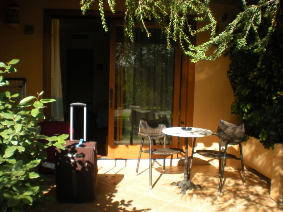 Eingang und Terrasse Hotel Club Saraceno