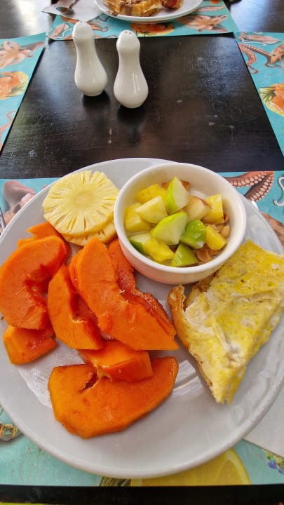 Gastro Crystals Beach Resort Belle Mare, a member of Radisson Individuals