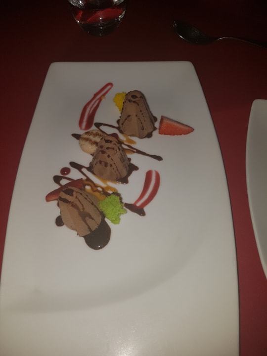 Gastro Hotel Le Meridien Al Aqah Beach Resort