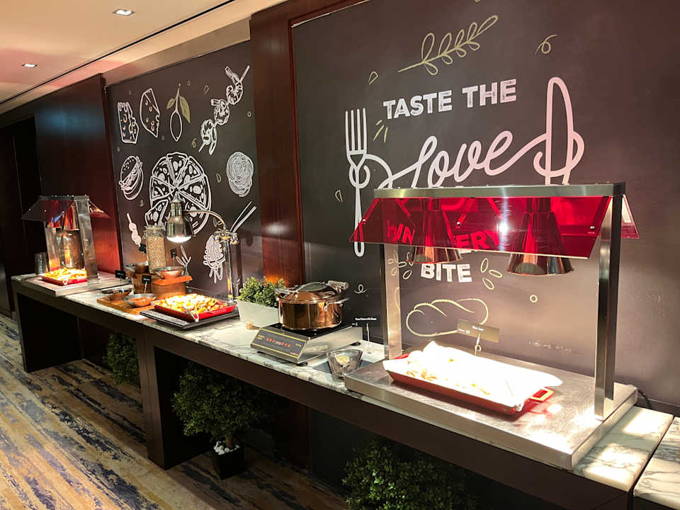 Gastro Rose Rayhaan by Rotana