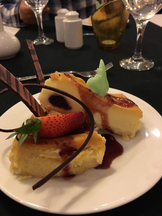 Lecker Käsekuchen  Premier Le Reve Hotel & Spa