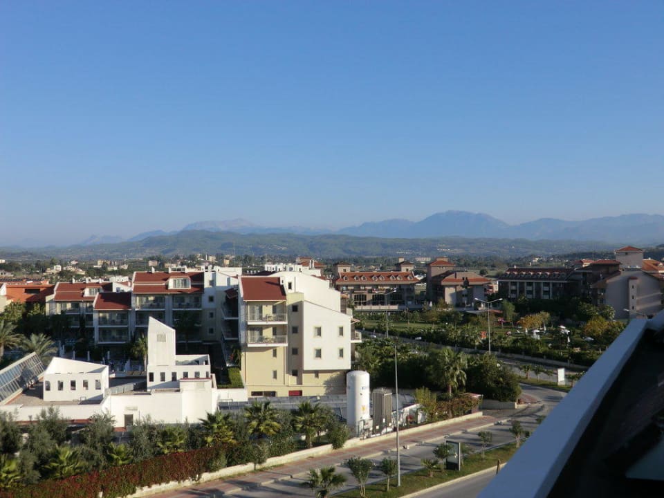 Seitlicher Bergblick Port Side Resort Hotel