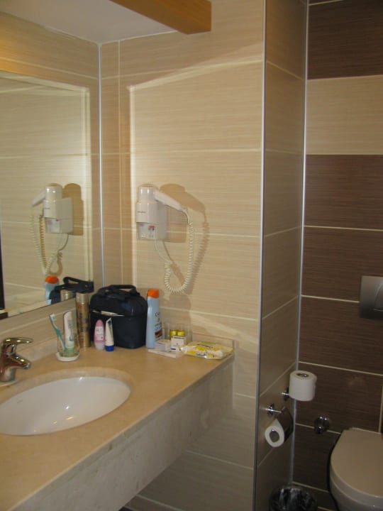 Bad im Zimmer 331 Saphir Resort & Spa