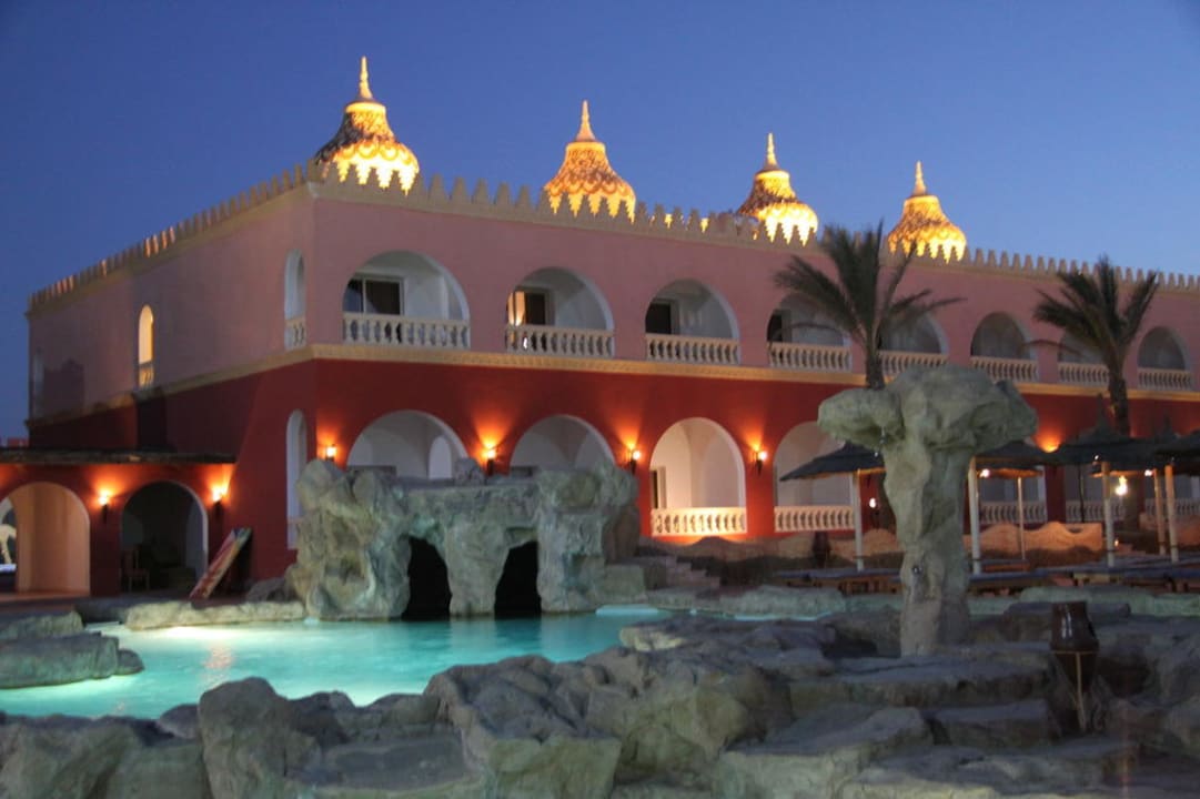 Pool bei Nacht Pickalbatros Alf Leila Wa Leila Resort - Neverland Hurghada