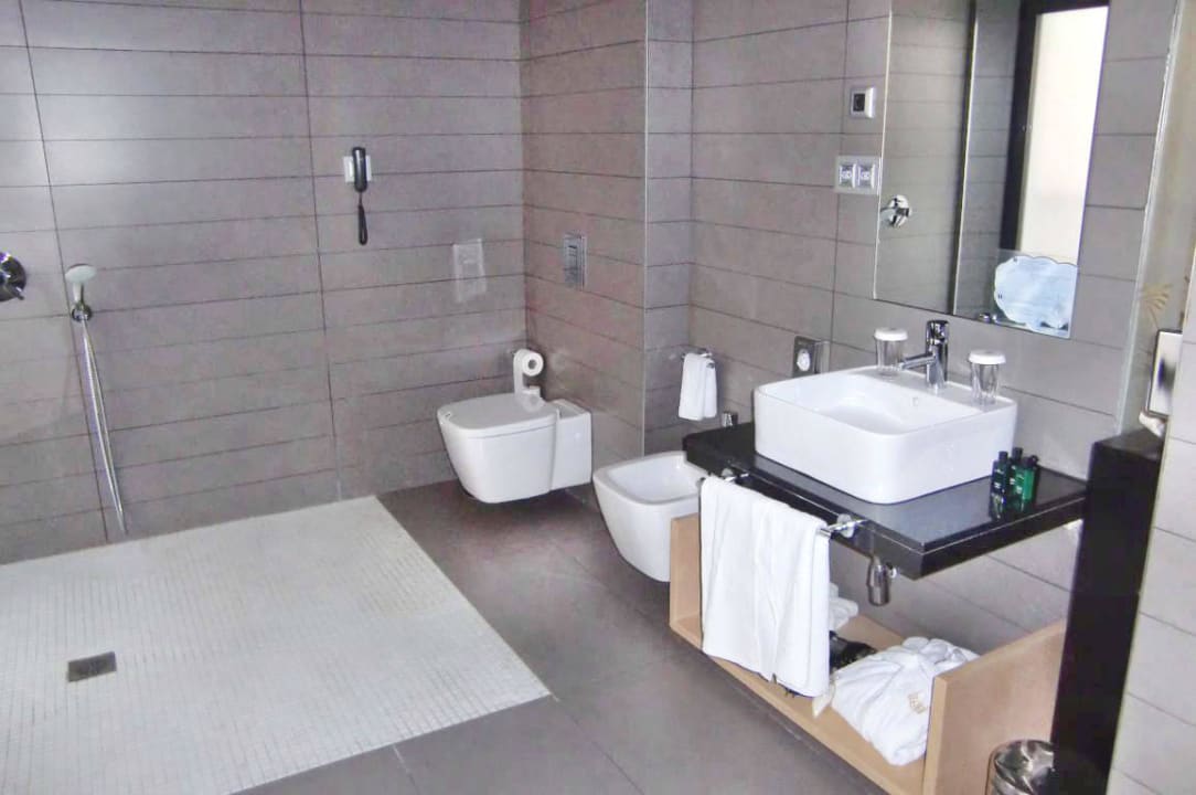 Toilette mit Duschplatz Hotel Vincci Selección Posada del Patio