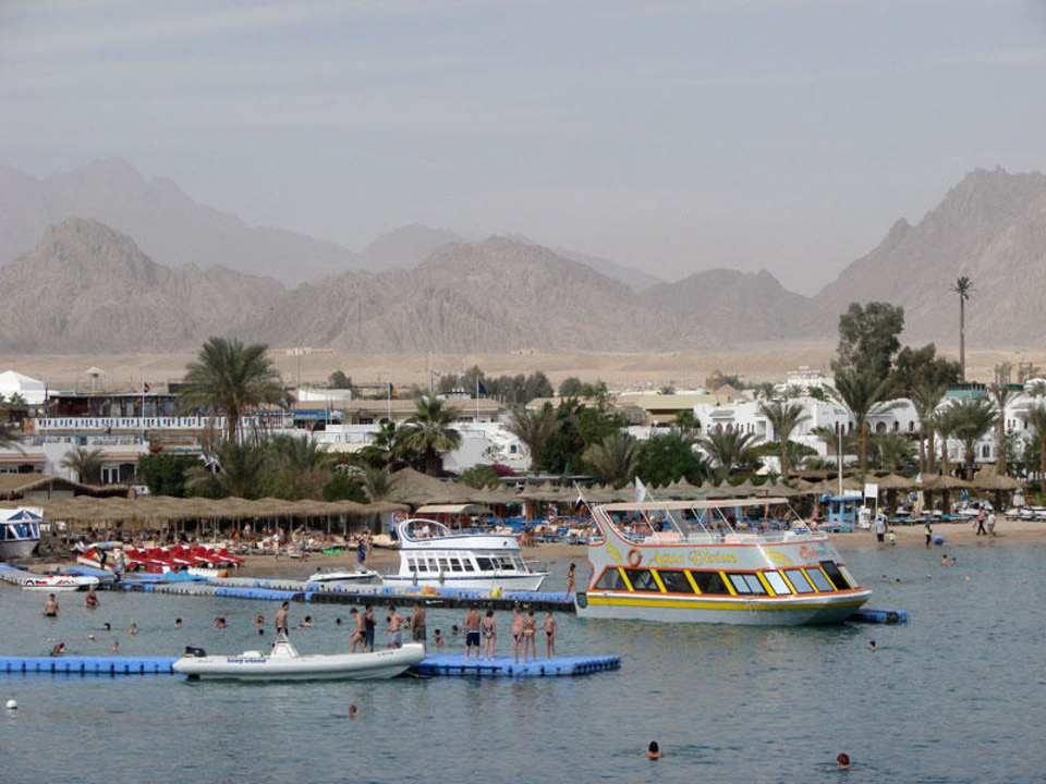 Blick auf den Hotel-Strand Le Mirage New Tiran