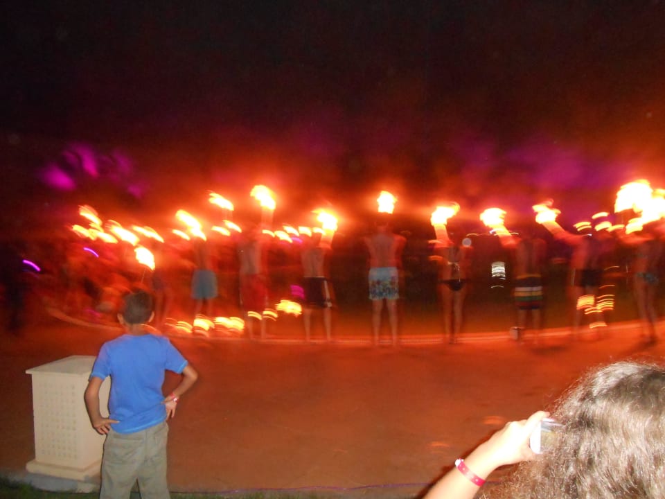 Les  vacancier et  animateur  Nozha Beach Resort & Spa