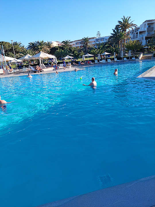 Pool Anissa Beach & Village