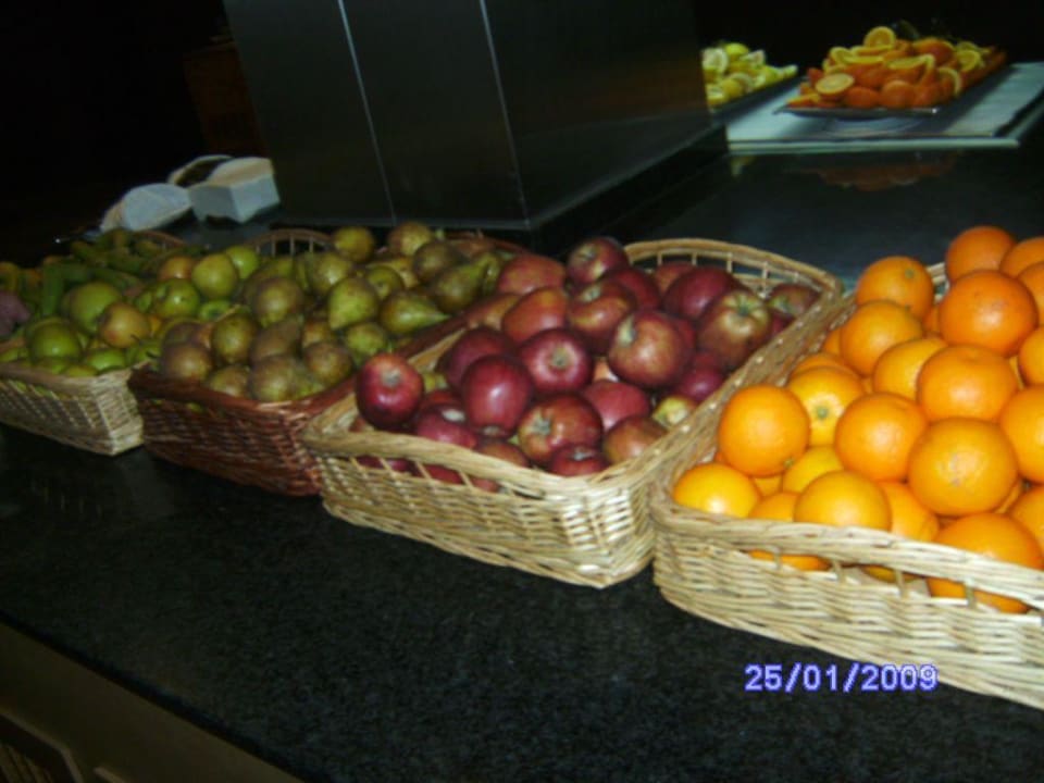 Täglich frisches Obst zum Frühstück SBH Hotel Taro Beach