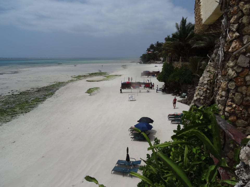 Blick auf den Strand Bahari Beach Hotel