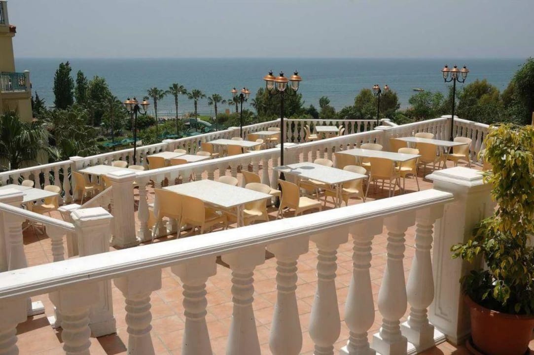 Restaurant-Außenbereich Iz Flower Side Beach Hotel