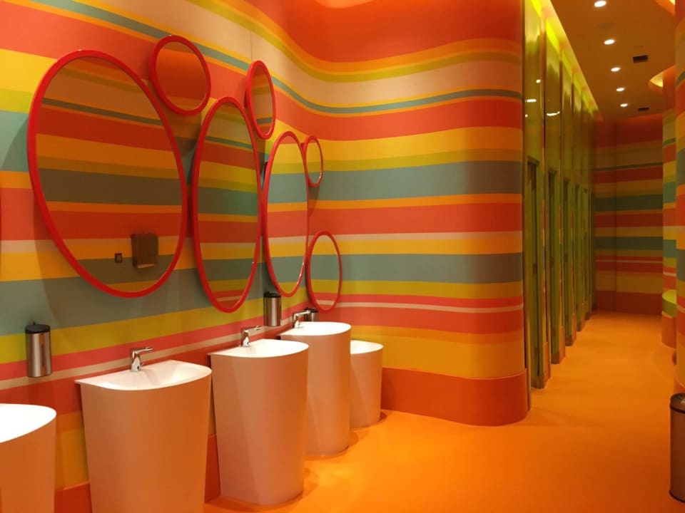 Sanitäranlagen im Aquapark The Land of Legends Kingdom Hotel