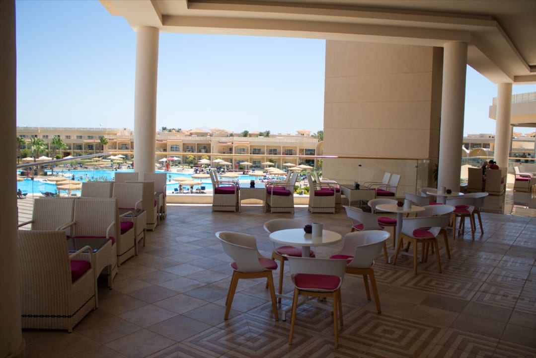 Terrasse der Lobbybar Pickalbatros Royal Moderna Resort-Sharm El Sheikh