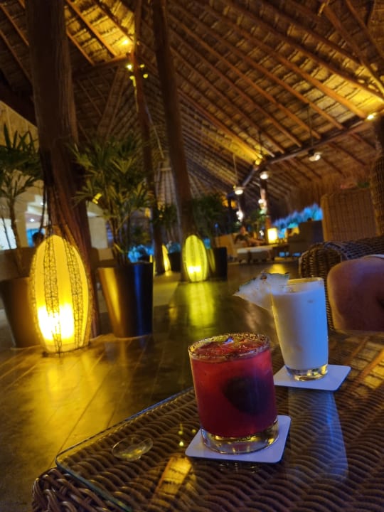 Lobby Akumal Bay Beach & Wellness Resort