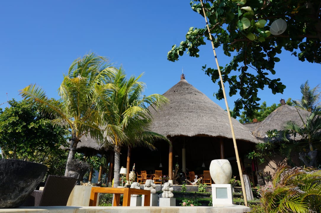 Blick zum Restaurant Alam Batu Beach Bungalow Resort