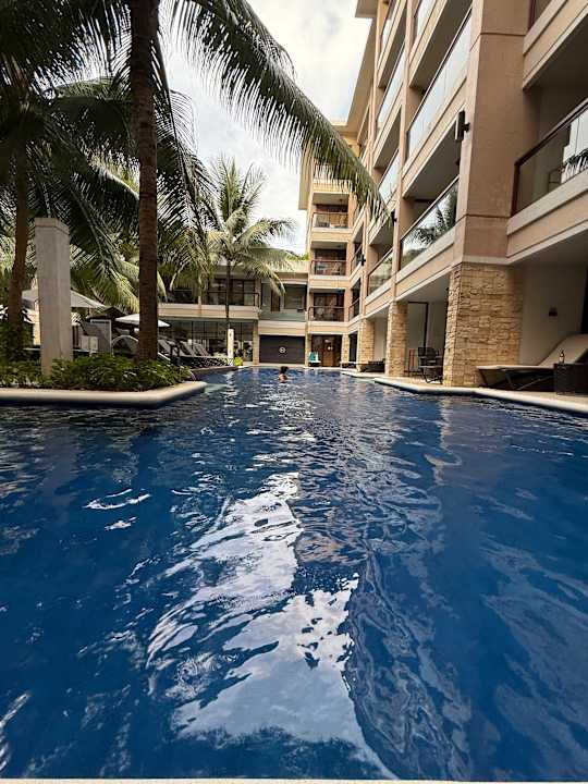 Pool Henann Lagoon Resort