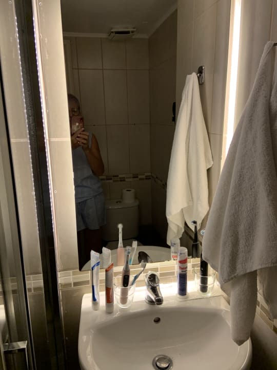 Zimmer Acharavi Beach Hotel