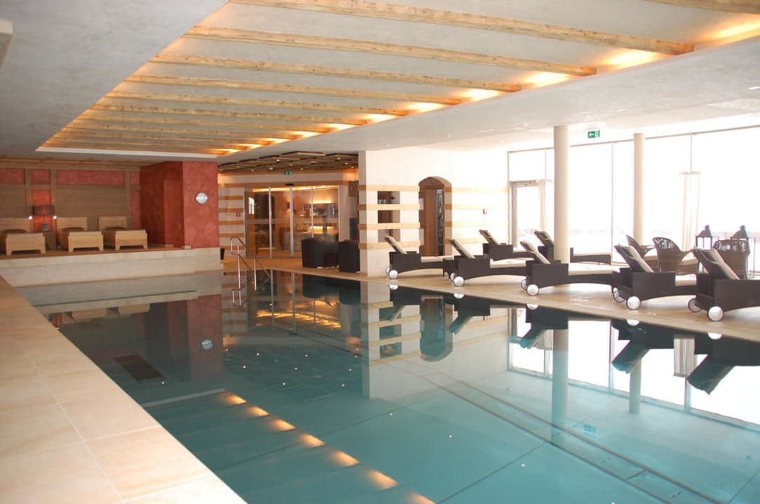 DER Pool - super Anlage in höchster Höhe Hotel Berghof Crystal SPA & Sports Hintertux