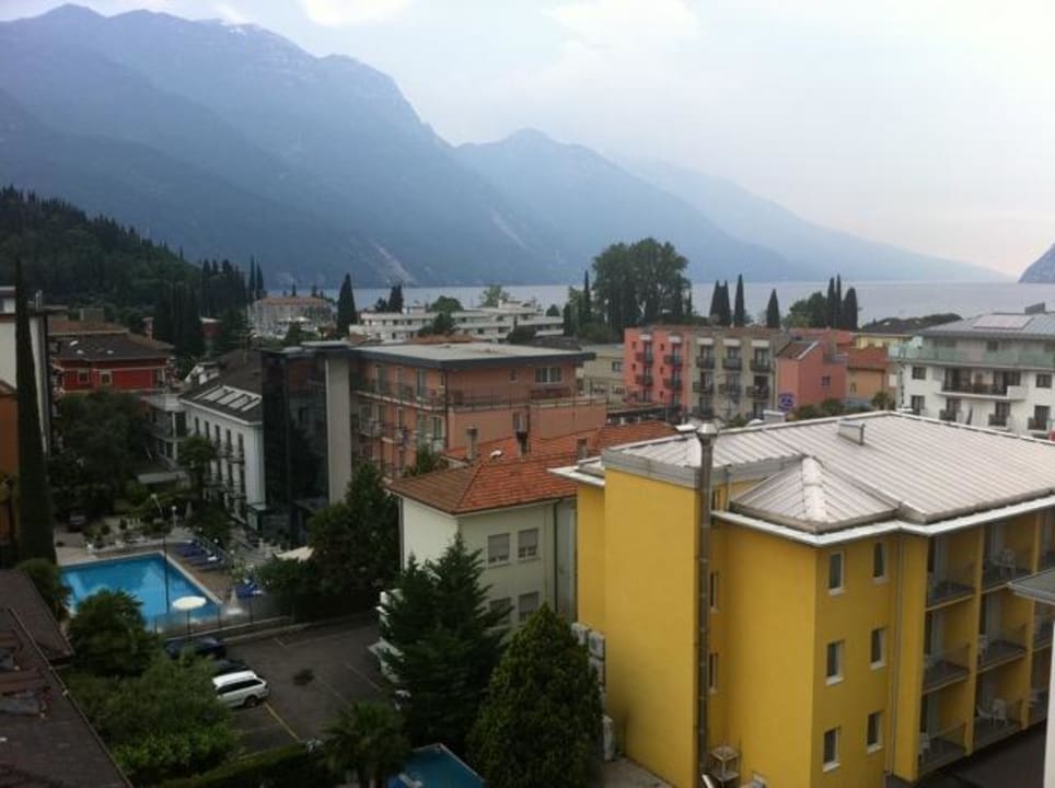 Blick vom Pool Hotel Kristal Palace - TonelliHotels