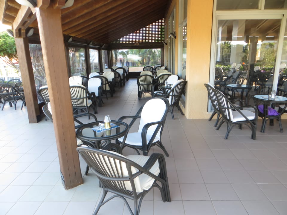 Geschlossener Barbereich von außen Anissa Beach & Village