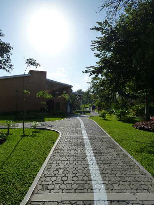 Weg vom Zimmer zum Strand Sandos Playacar Select Club Adults only - All Inclusive