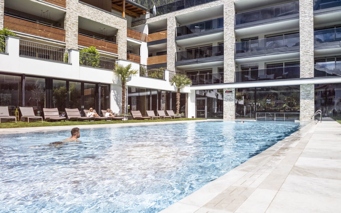 Pool STROBLHOF Active Family SPA Resort