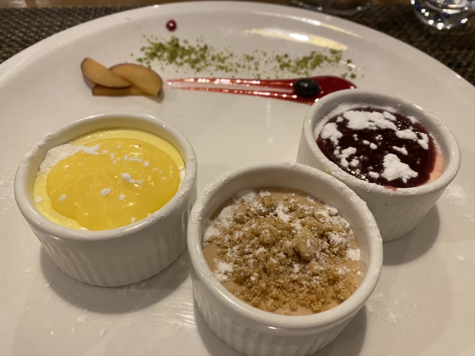 Gastro Acanthus Cennet Barut Collection