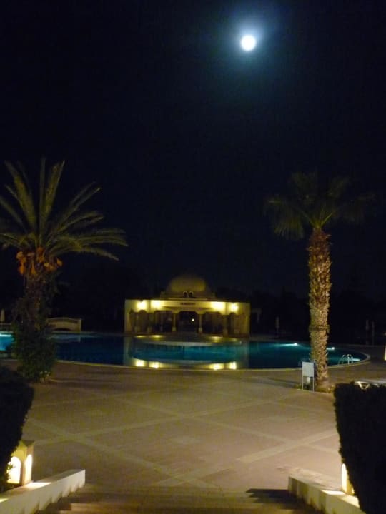 Poolbar am Abend Le Royal Hotels & Resorts - Hammamet