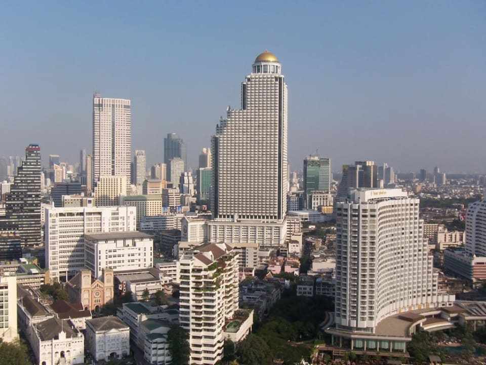 Blick auf andere Fluss-Seite Hotel The Peninsula Bangkok