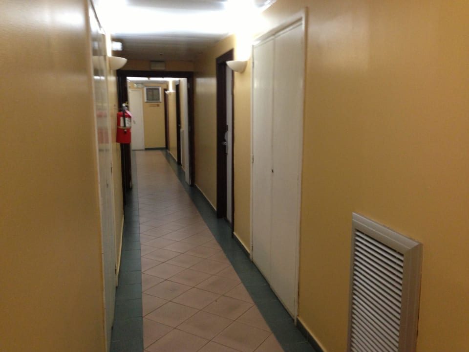 Gang zum Zimmer Novus Plaza Hodelpa