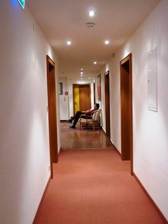 Gang zum Zimmer Hotel Feneberg