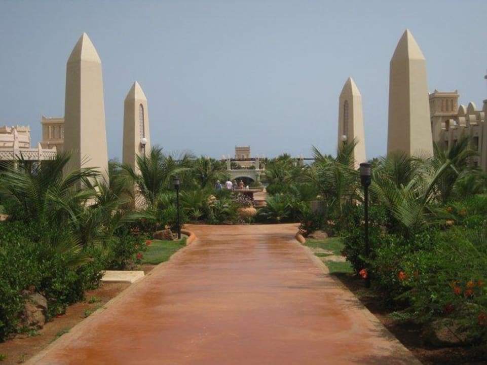 Hauptstrasse  Praca - zentraler Poolbereich Hotel Riu Touareg