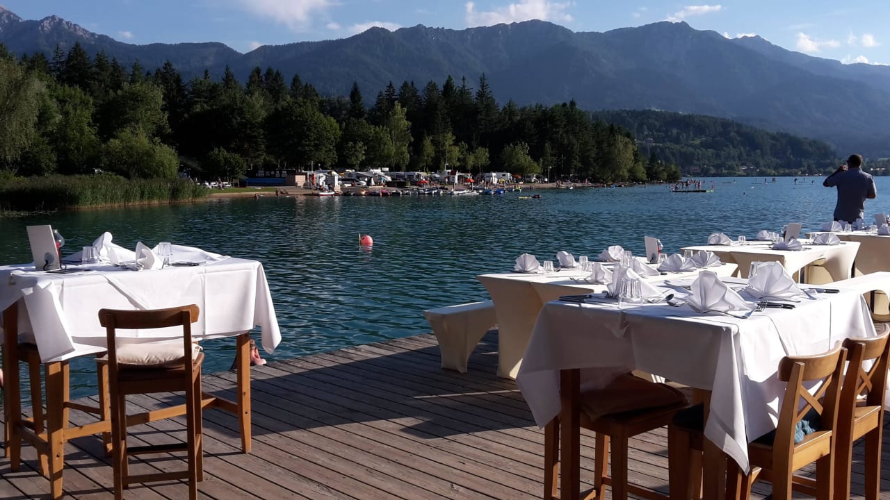 Sunset-Lounge, Abendessen am Bootssteg Naturel Hoteldorf Seeleitn