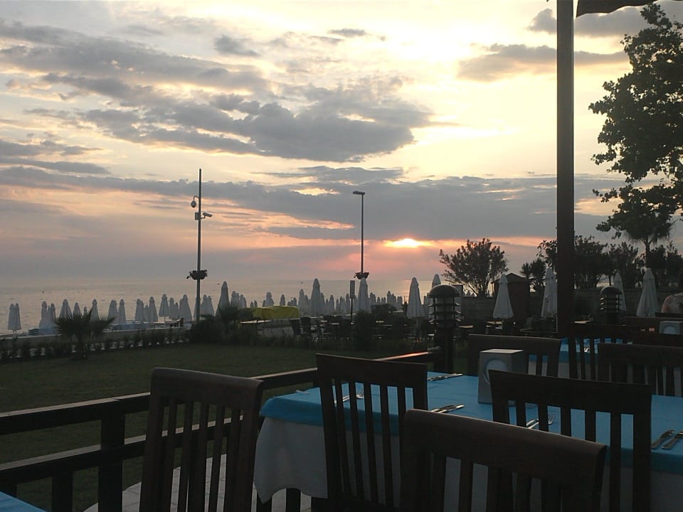 Abendessen am Meer Hotel Sirma