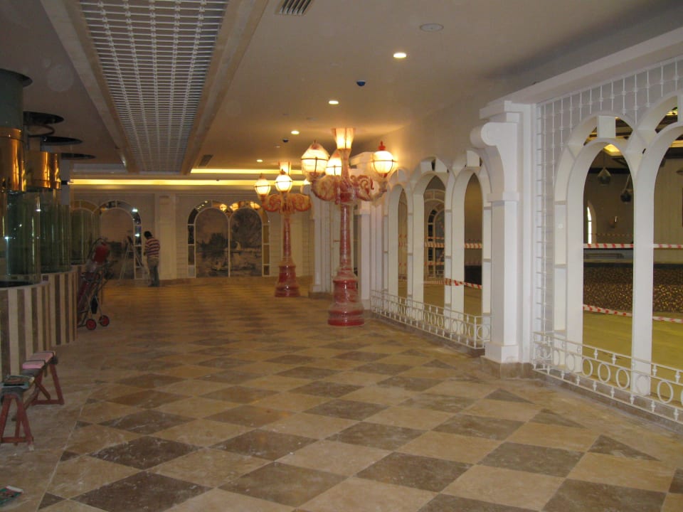 Ladenzeile im Imperial Hotel Delphin Imperial