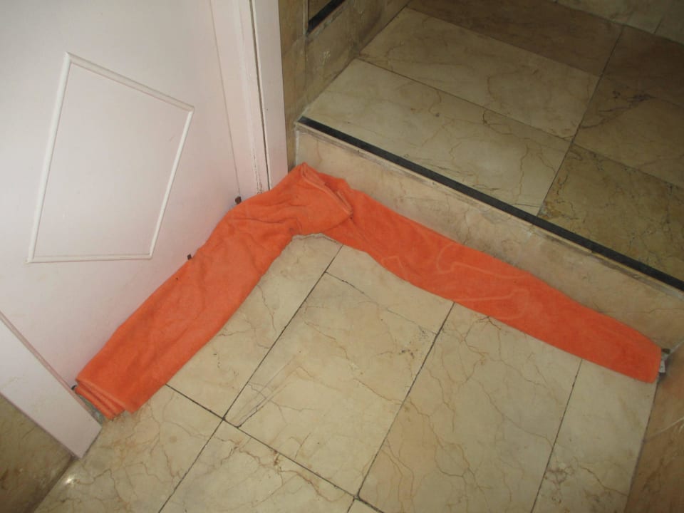 WC Anlage im Lobby Bereich..undichte Stellen  Be Live Experience Costa Palma