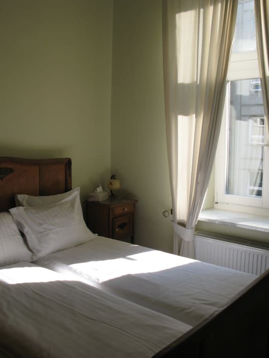 Bett im Schlafzimmer Chopin Boutique