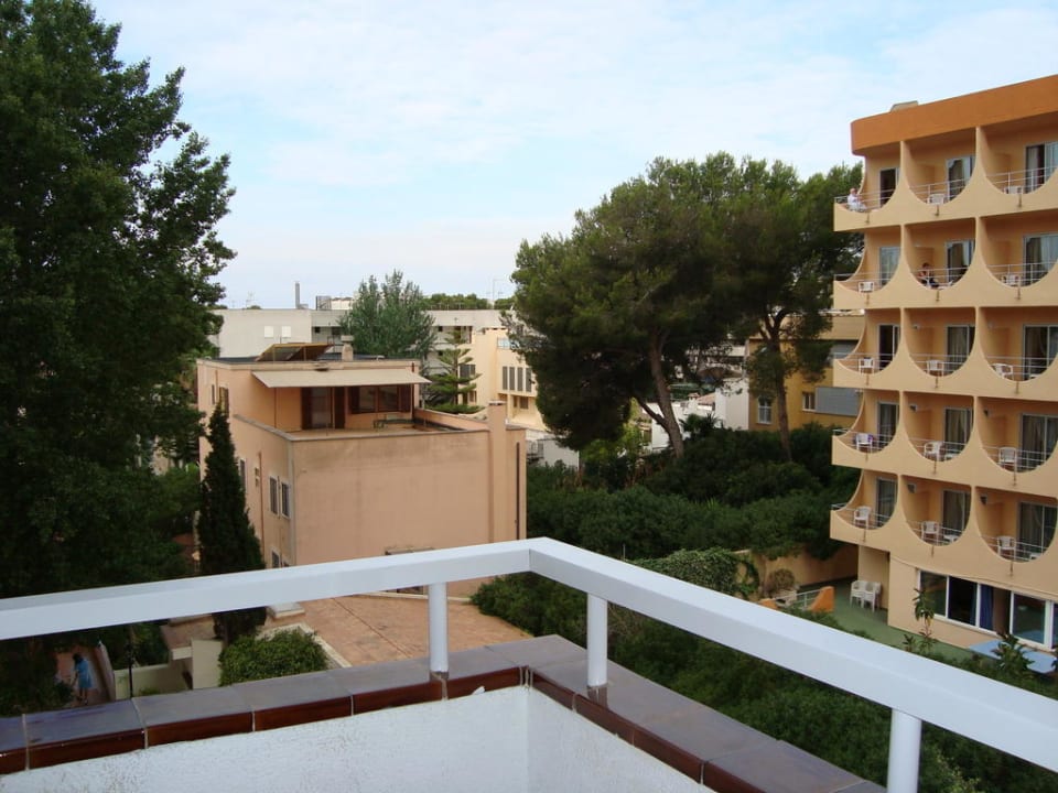 Ausblick aus unserem Hotelzimmer in der 2. Etage THB Maria Isabel - Adults only