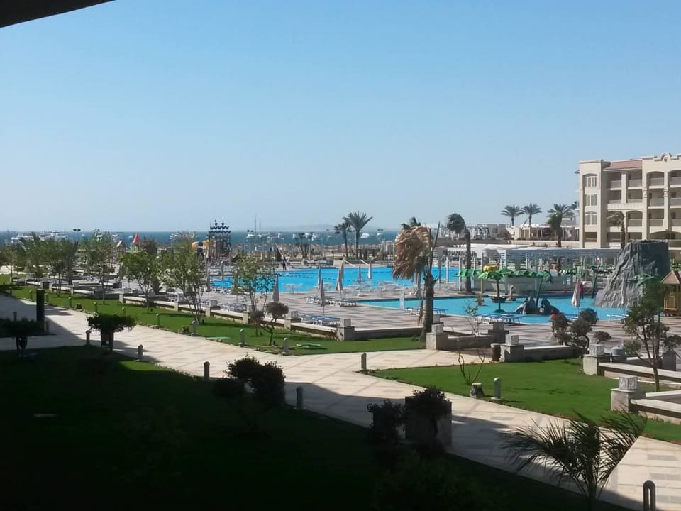 Blick vom Balkon in Richtung Rotes Meer Pickalbatros White Beach Resort - Hurghada