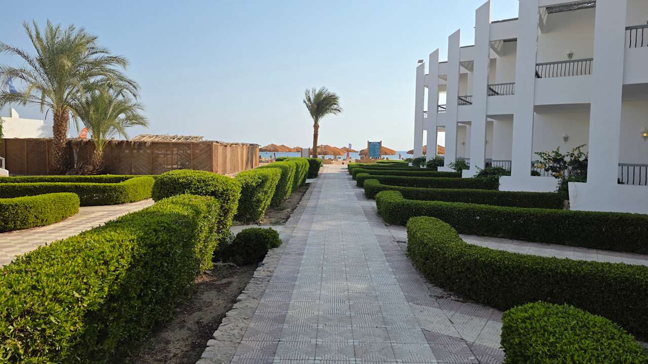 Strand Menaville Safaga