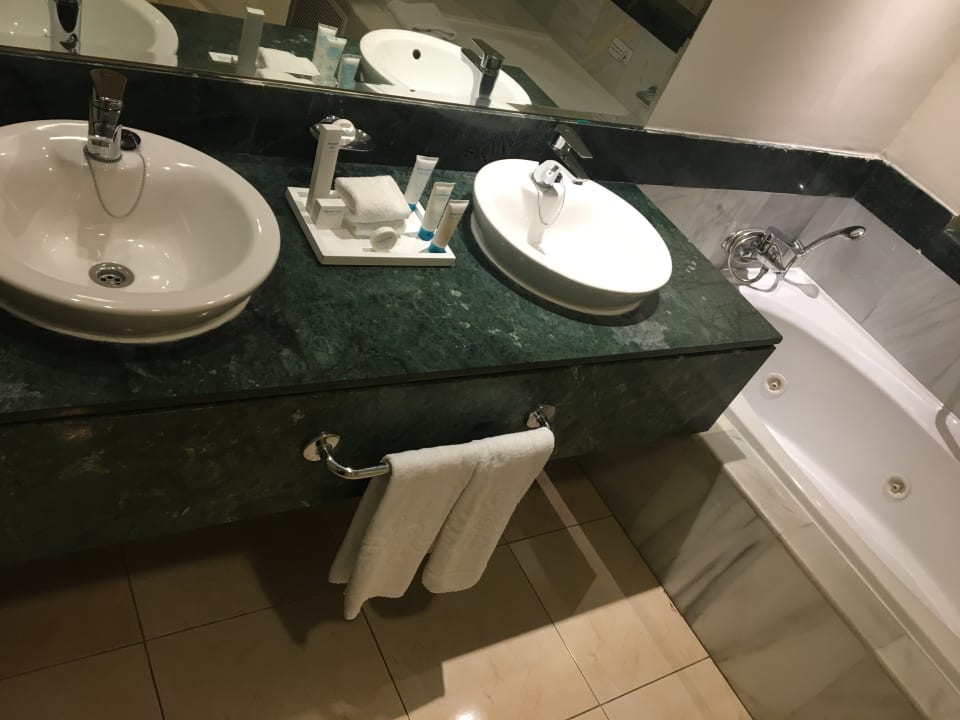 Zimmer Bahia Principe Grand Aquamarine