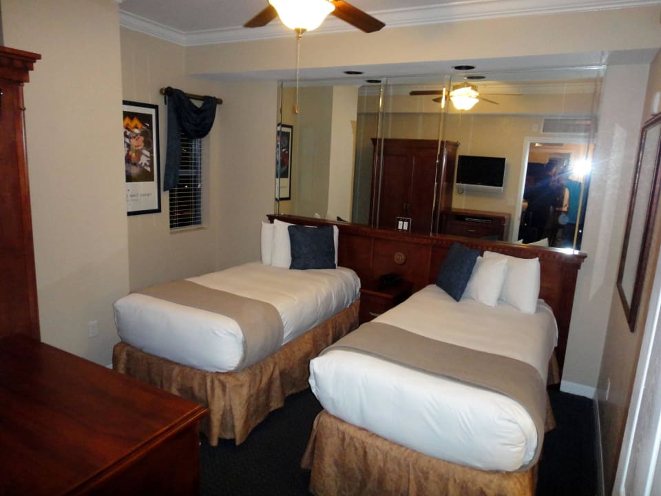 Twin room Hotel Westgate Palace