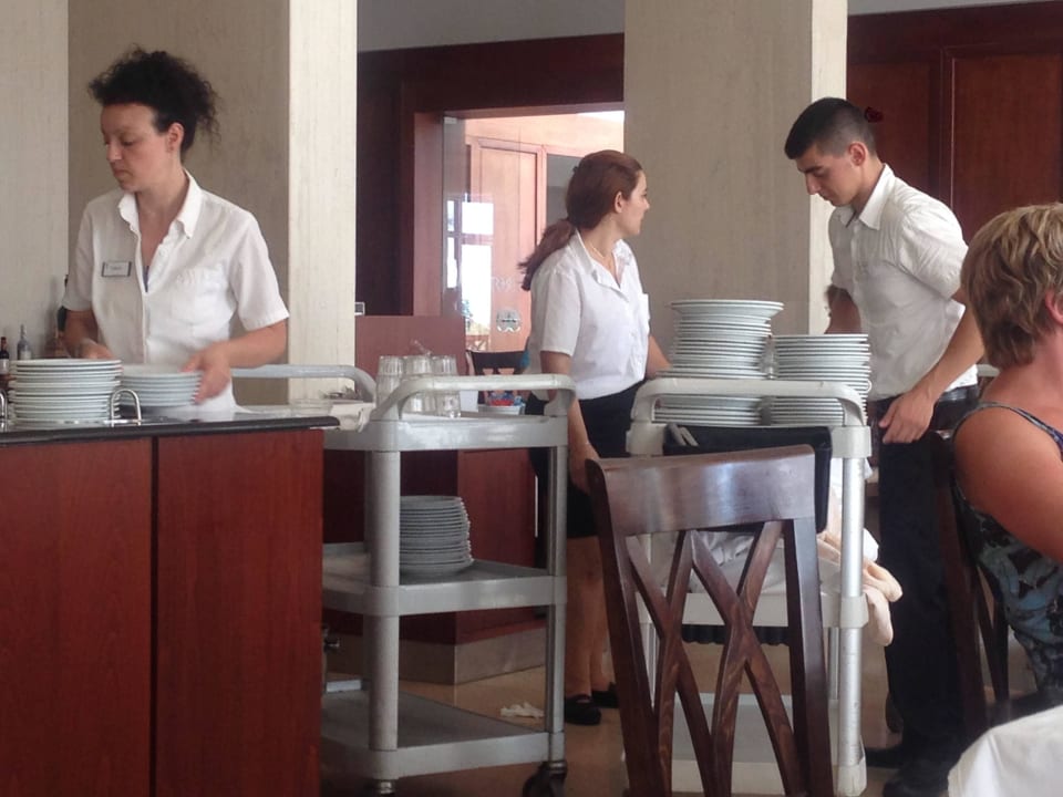 Lautstarke Abräumarbeiten neben den Gästen Kresten Palace Hotel